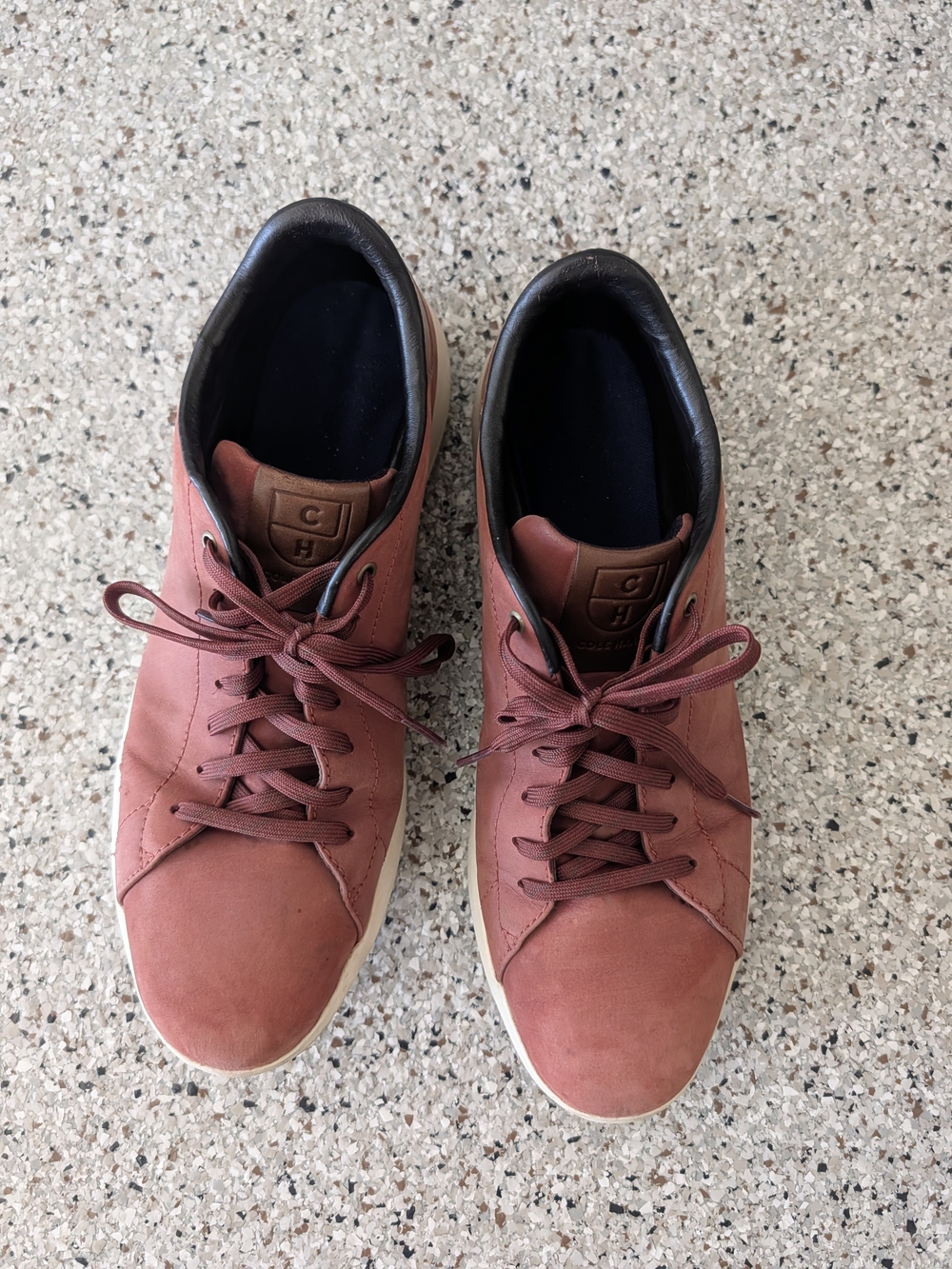 Men's Casual Lace-Up Sneakers in Rust